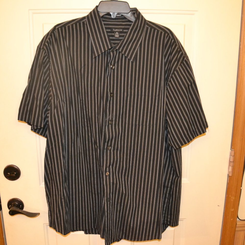 Van Heusen 2XL button down short sleeve shirt